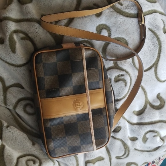 Fendi Handbags - 🎉Final Sale🎉Fendi